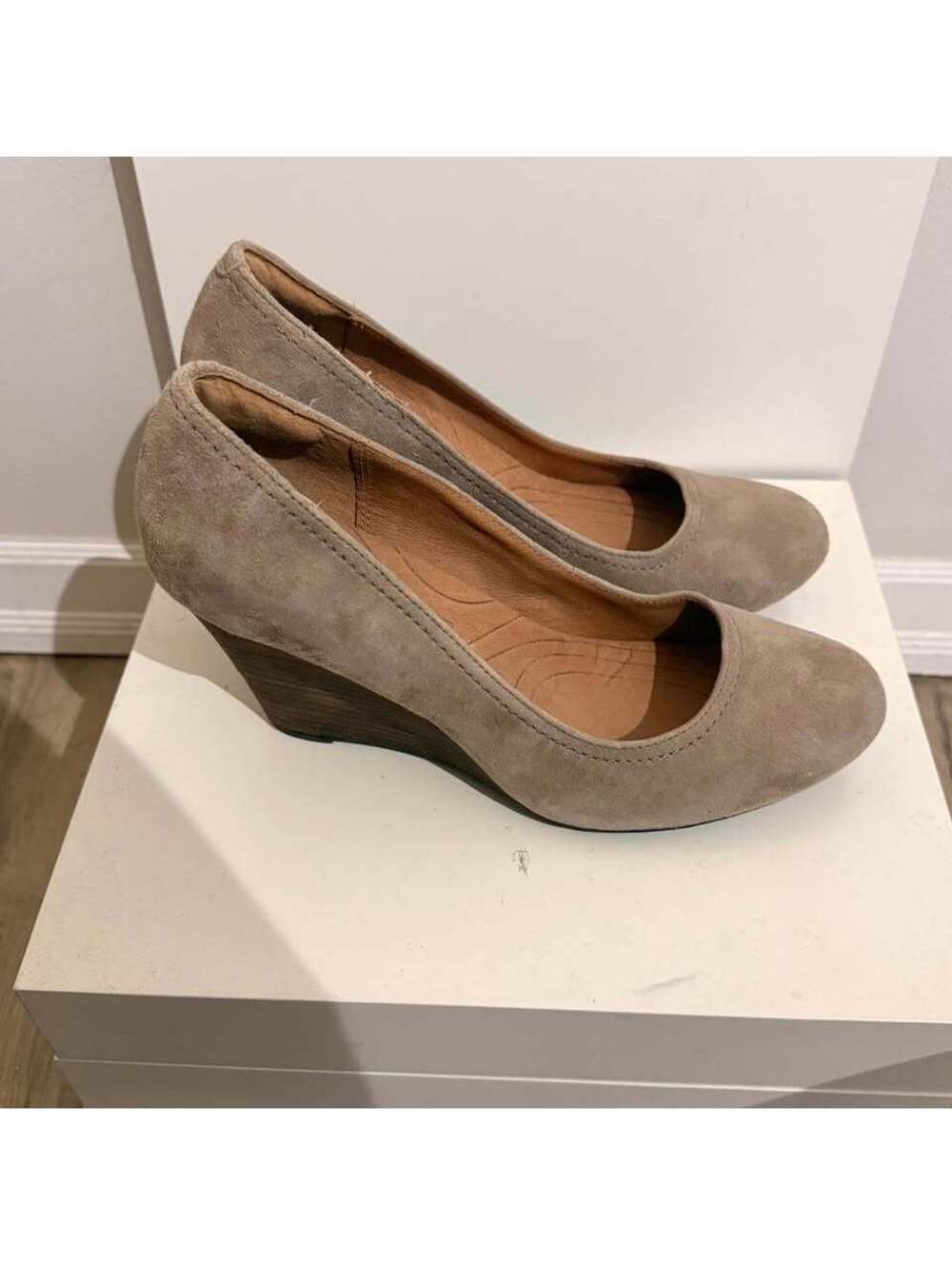 Clarks Indigo Suede Wedge Shoes Bone Women's 8.5